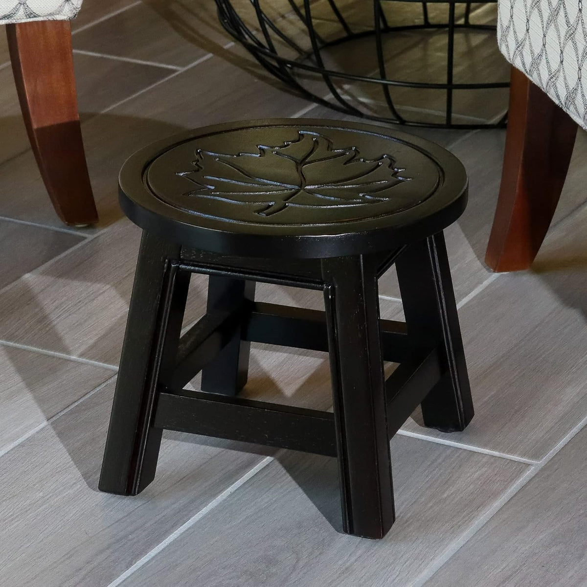 Antique White Carved Wooden Step Stool W208579